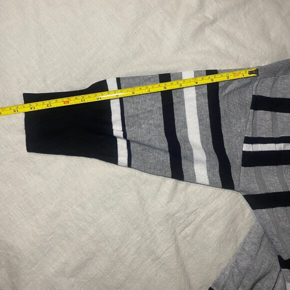 Apt. 9 Gray Black White Stripe Banded Bottom Womens L Sweater 3/4 Sleeve Rib EUC - Picture 9 of 9